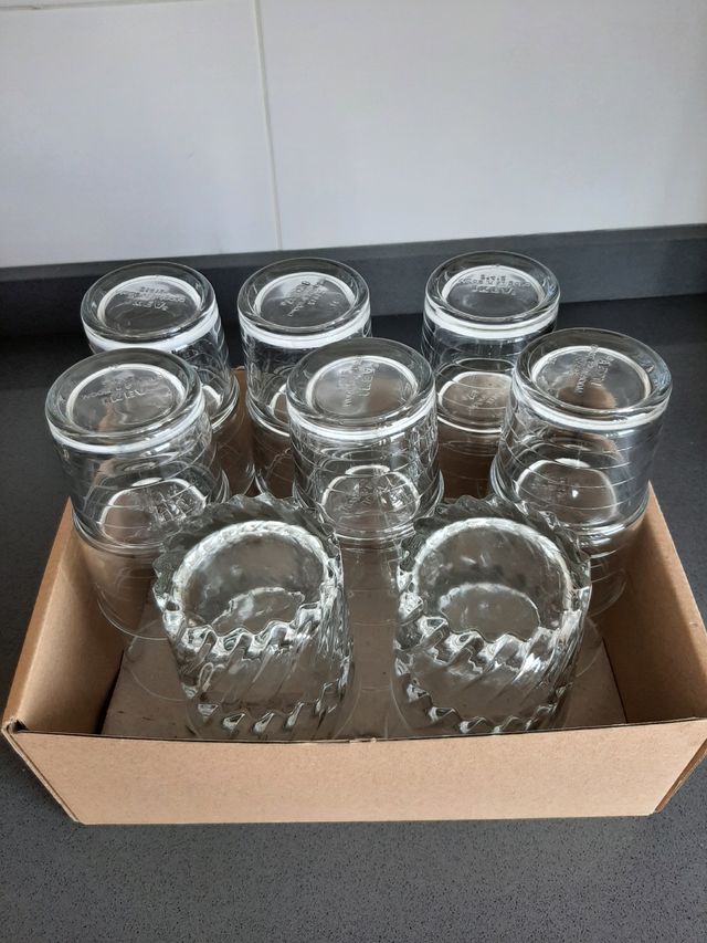 18 piatti+16 bicchieri+ciotola