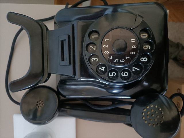 Teléfono antiguo