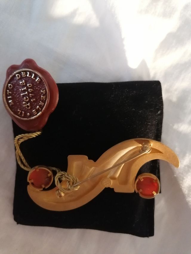 spilla argento laccato e corallo