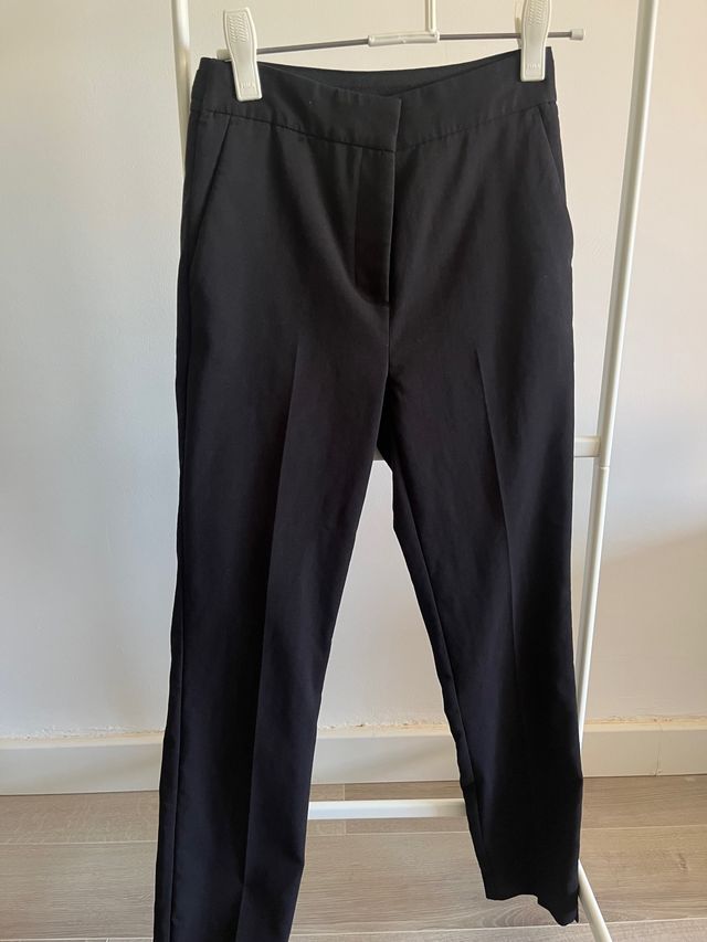 Pantalón negro Zara