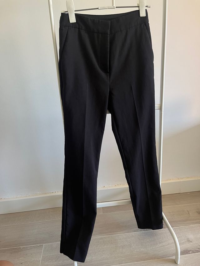 Pantalón negro Zara