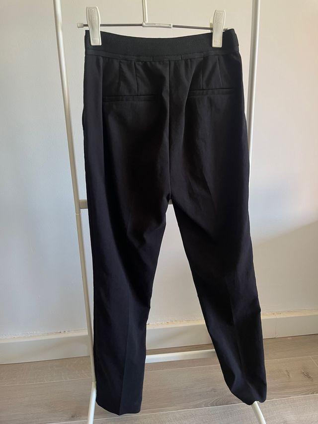 Pantalón negro Zara