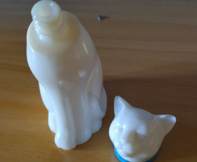 Gatito "frasco de colonia" AVON