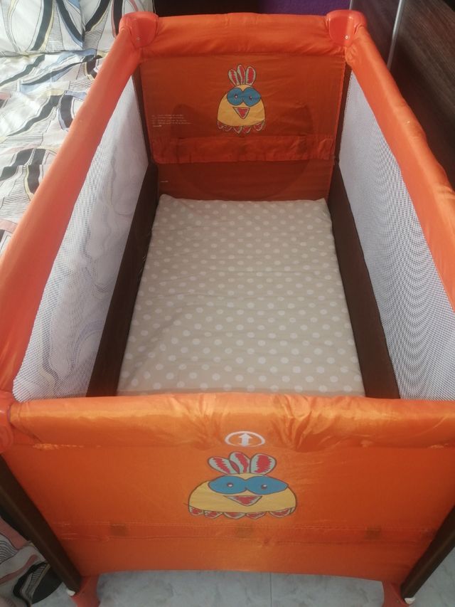 Cuna, colchón y somier de viaje bebé