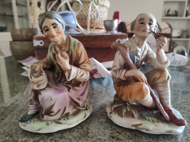 pareja de figuras orientales