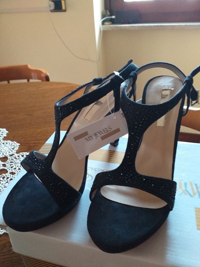 scarpe da donna con tacco 