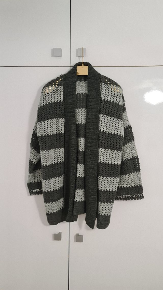 Abrigo crochet handmade gris