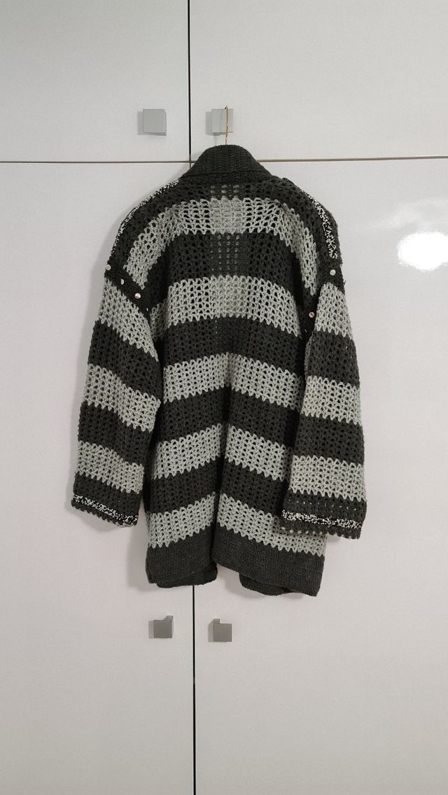 Abrigo crochet handmade gris