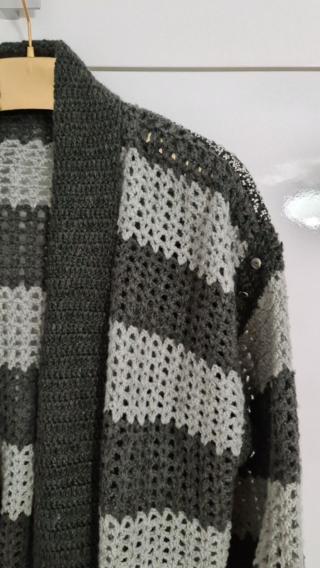 Abrigo crochet handmade gris