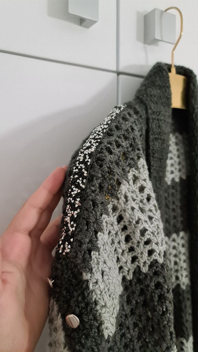 Abrigo crochet handmade gris