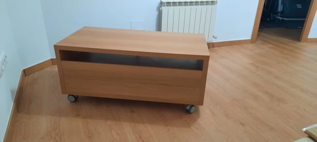 MESA TV IKEA CON RUEDAS