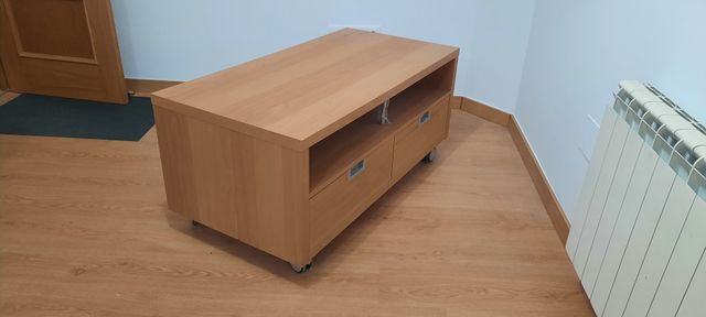 MESA TV IKEA CON RUEDAS