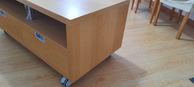 MESA TV IKEA CON RUEDAS