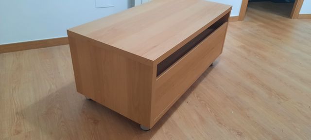MESA TV IKEA CON RUEDAS