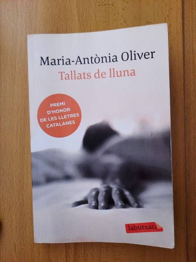Tallats de lluna. Maria Antonia Oliver