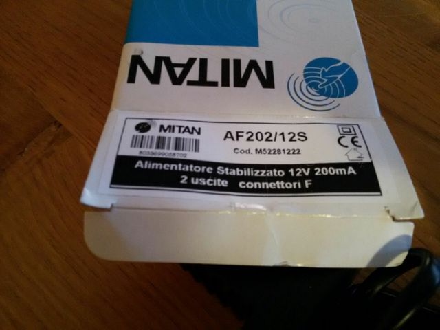 alimentatore 12 volts a 2 uscite