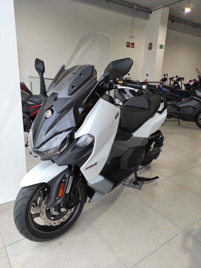 sym-maxsym-508-tl-2022-de-segunda-mano-por-9-499-eur-en-granollers-en
