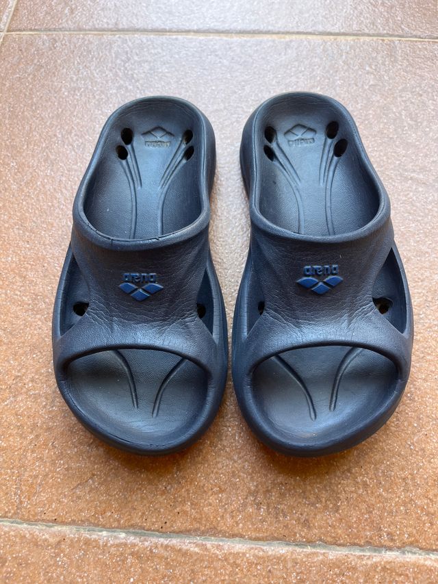 Chinelos de natação Arena tamanho 30