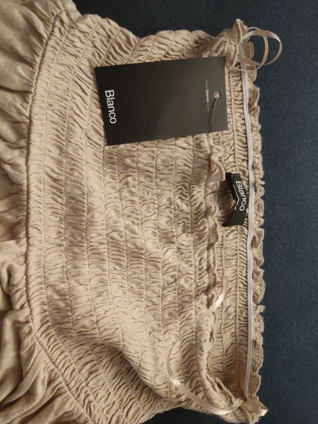 Camiseta de Blanco, escote palabra de honor