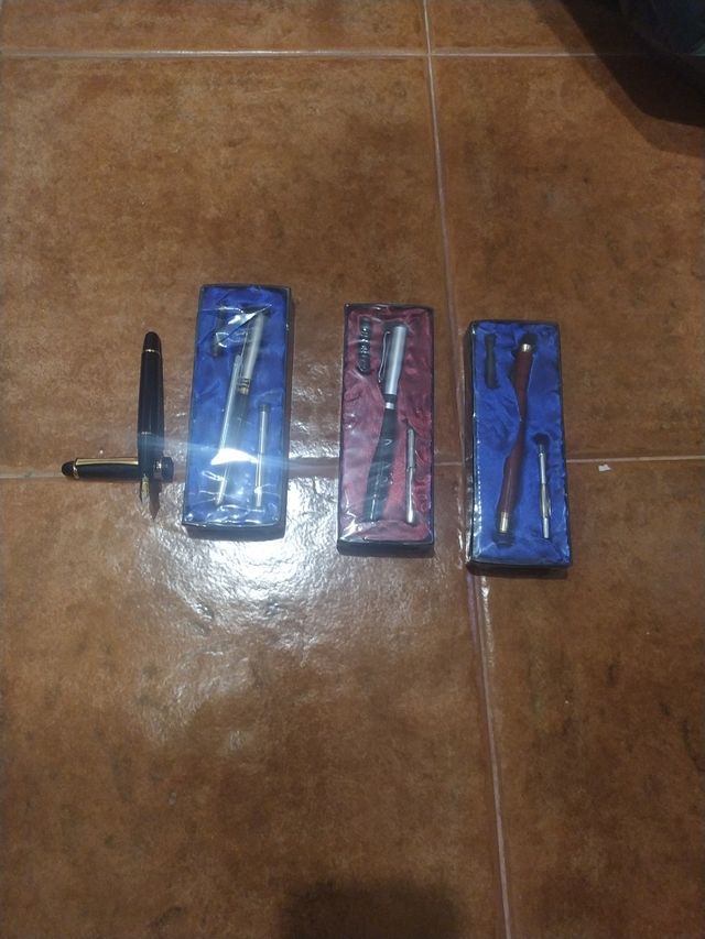 VENDO PLUMAS ESTILOGRAFICAS