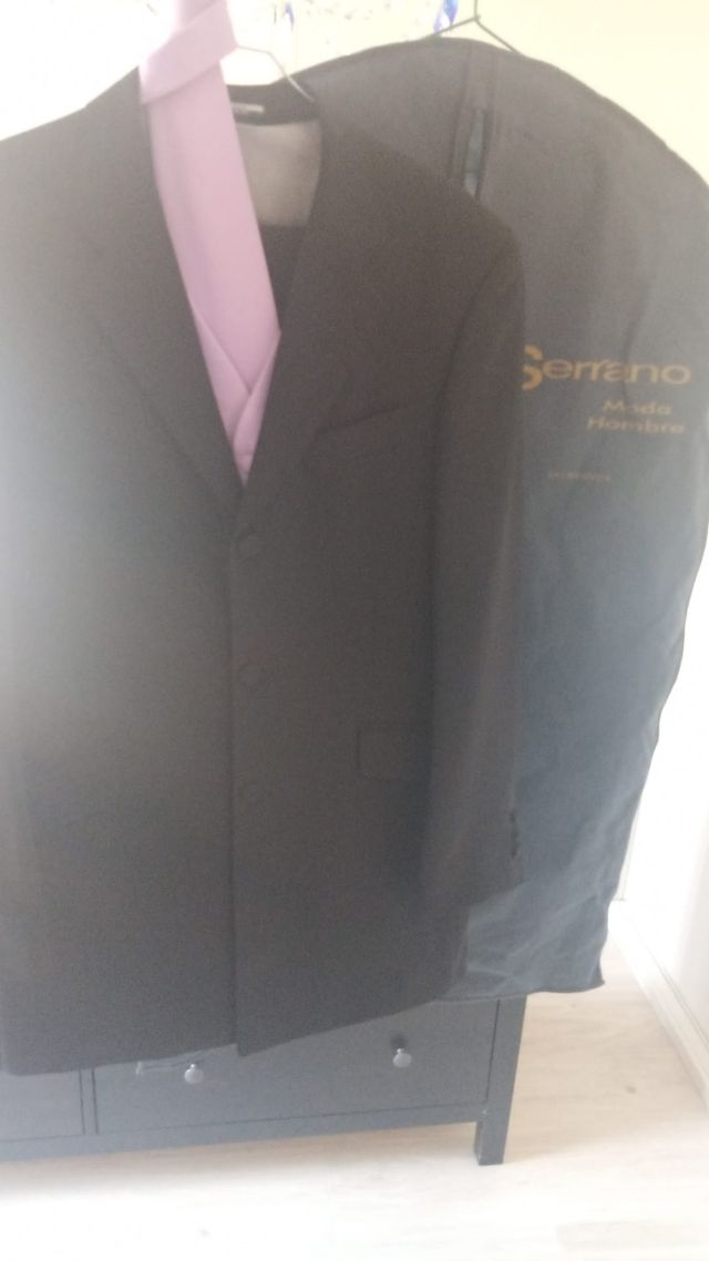 Abito da sposo, giacca semi-vita e gilet.