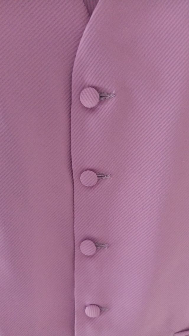 Abito da sposo, giacca semi-vita e gilet.