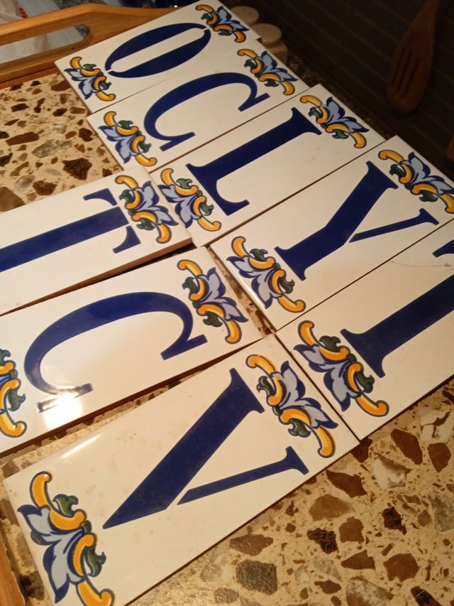 * Racholas con letras.