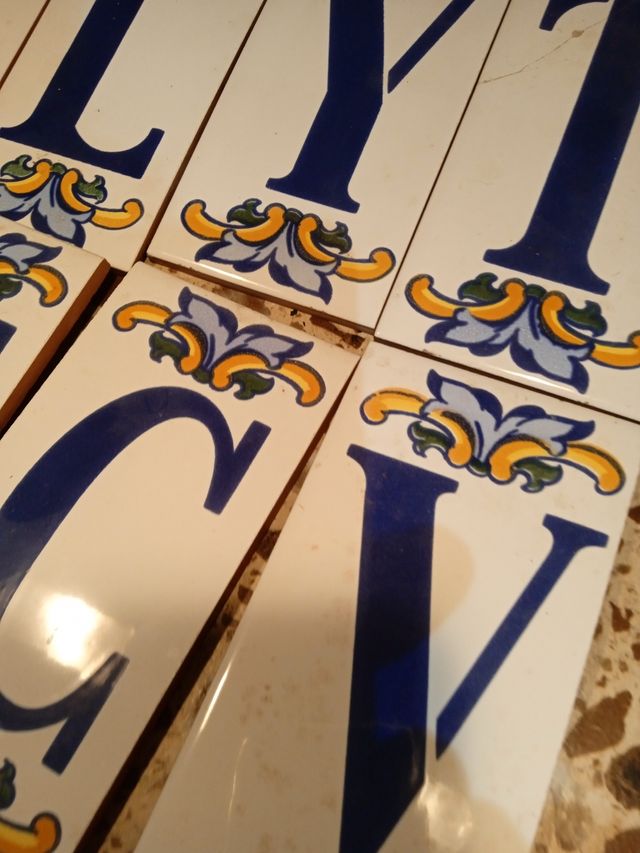 * Racholas con letras.