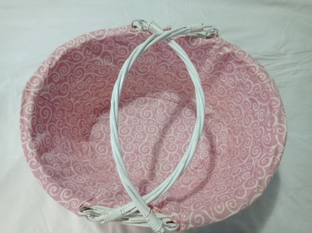 Cesta de mimbre con dos asas