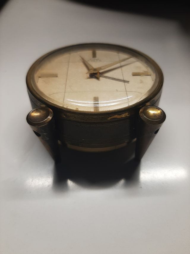 reloj despertador con más de 100 años funcionando