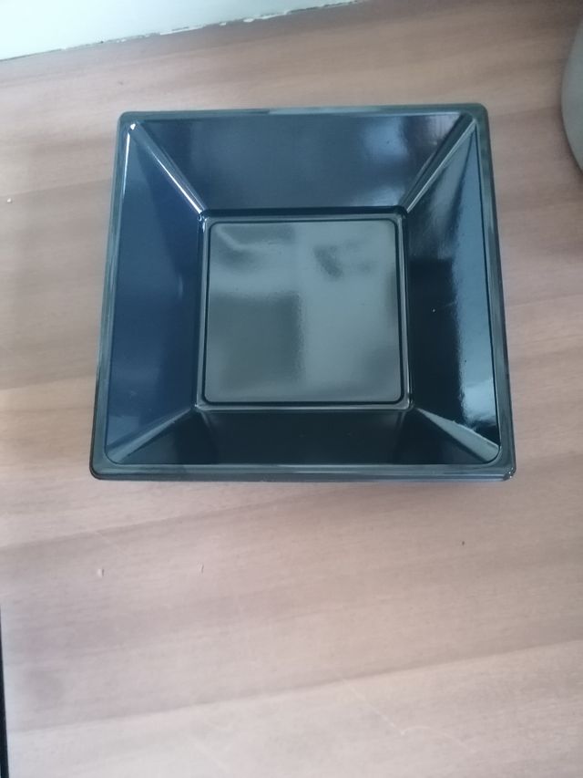 cuencos en plastico duro brillante