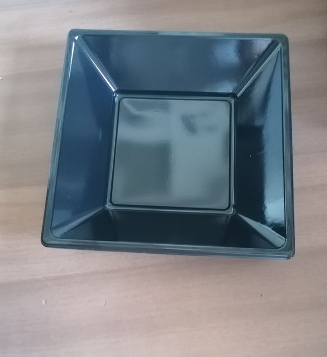 cuencos en plastico duro brillante