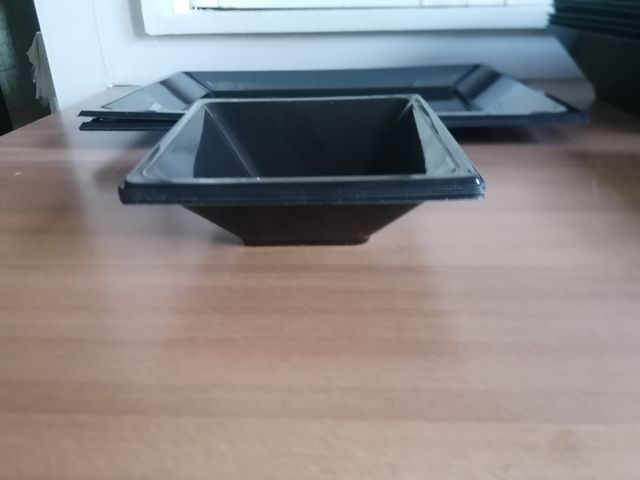 cuencos en plastico duro brillante