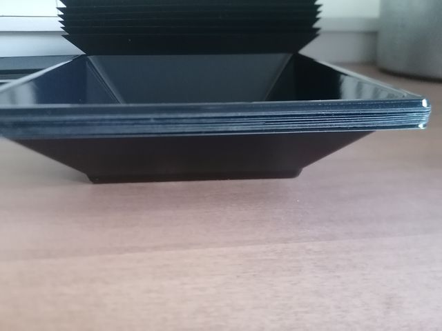 cuencos en plastico duro brillante