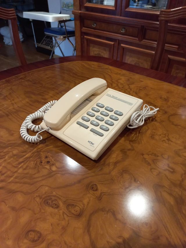 Telefono fijo.
