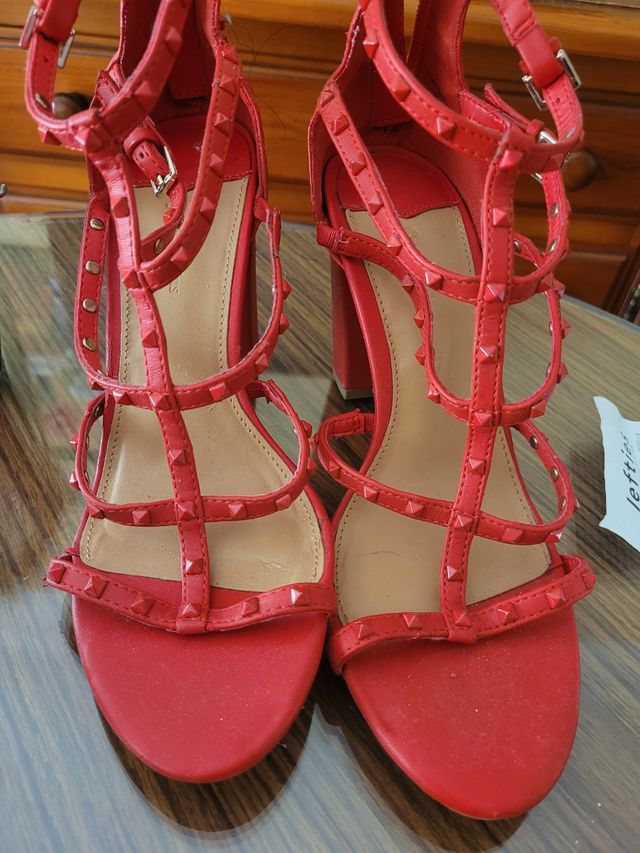 zapato rojo a estrenar