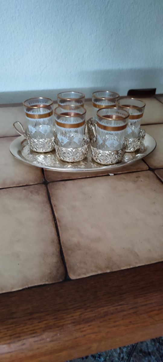 JUEGO VISIUC PLATEADO Y JUEGO DE TÉ ARABE