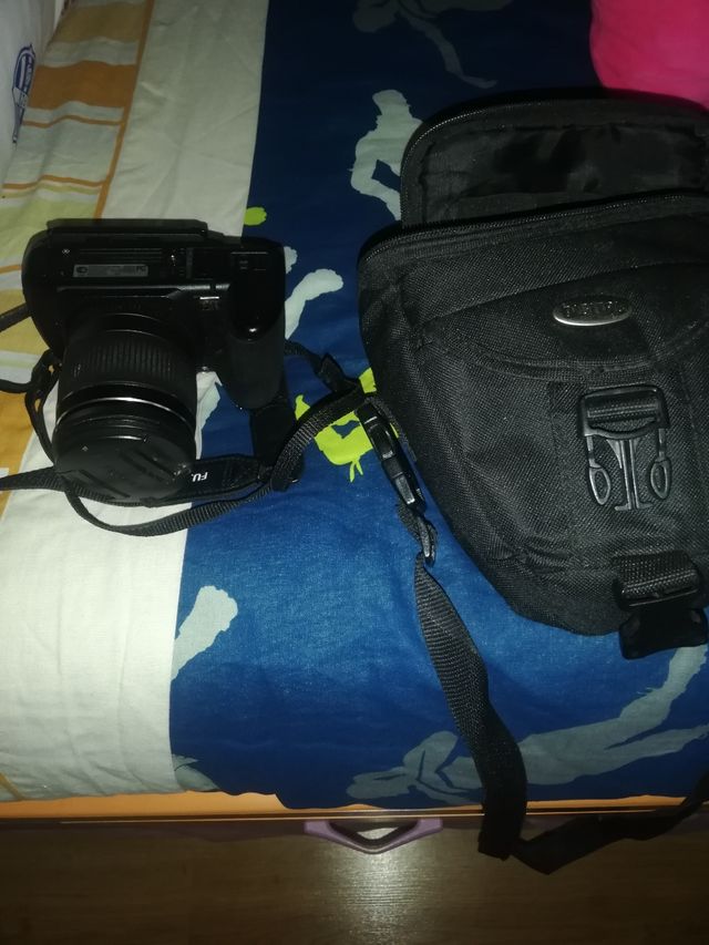 cámara fujifilm finepix hs 10