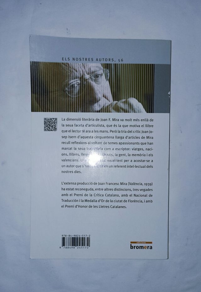 Una biblioteca en el desert Joan F. Mira