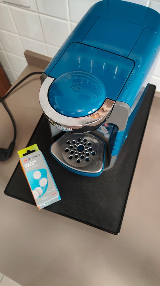 Lote cafetera Tassimo Bosch + dispensador cápsulas