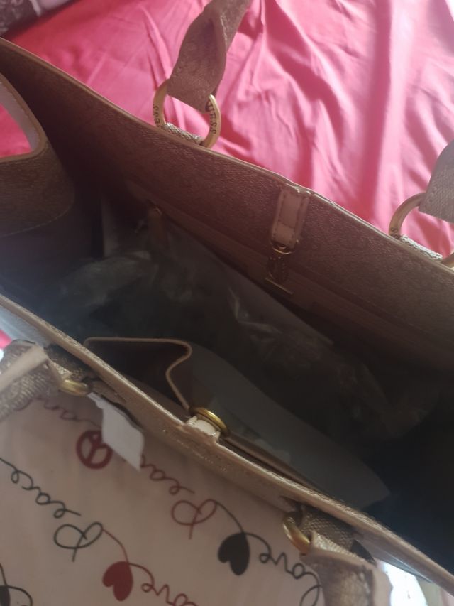 Bolso de guess a estrenar con etiquetas y bandoler