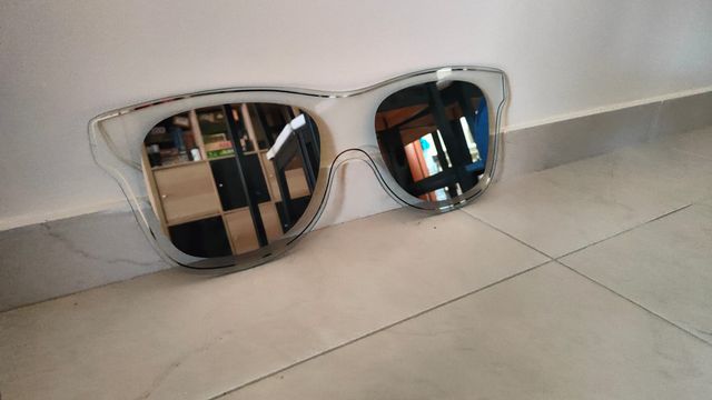 Espejo gafas de sol para pared