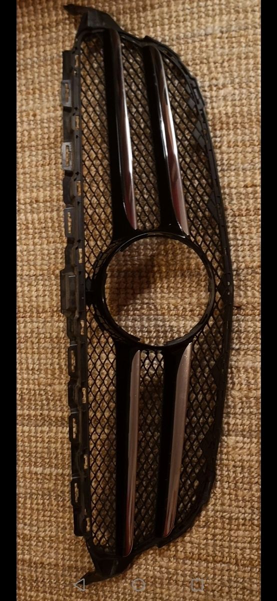 PARRILLA ORIGINAL MERCEDES BENZ