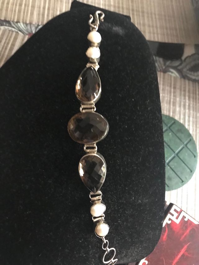 BRACCIALE CON QUARZO FUMÉ E PERLE NATURALI