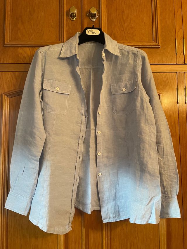 Camisa premamá de lino azul claro