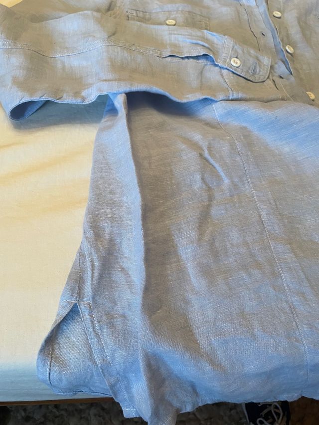 Camisa premamá de lino azul claro