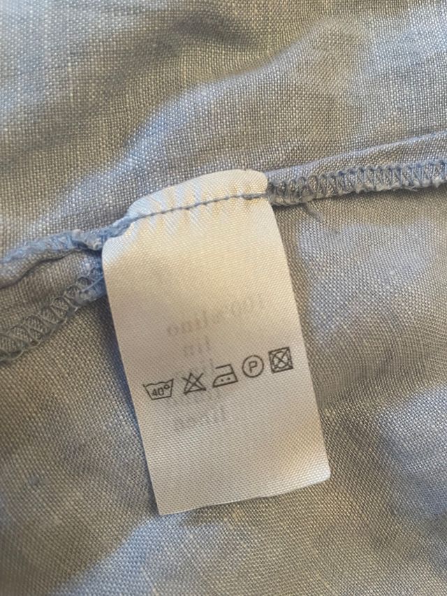 Camisa premamá de lino azul claro