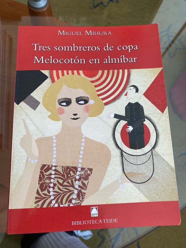 Tres sombreros de copa Melocotón en almíbar