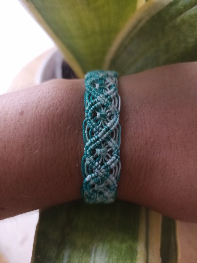 Pulsera turquesa de macramé