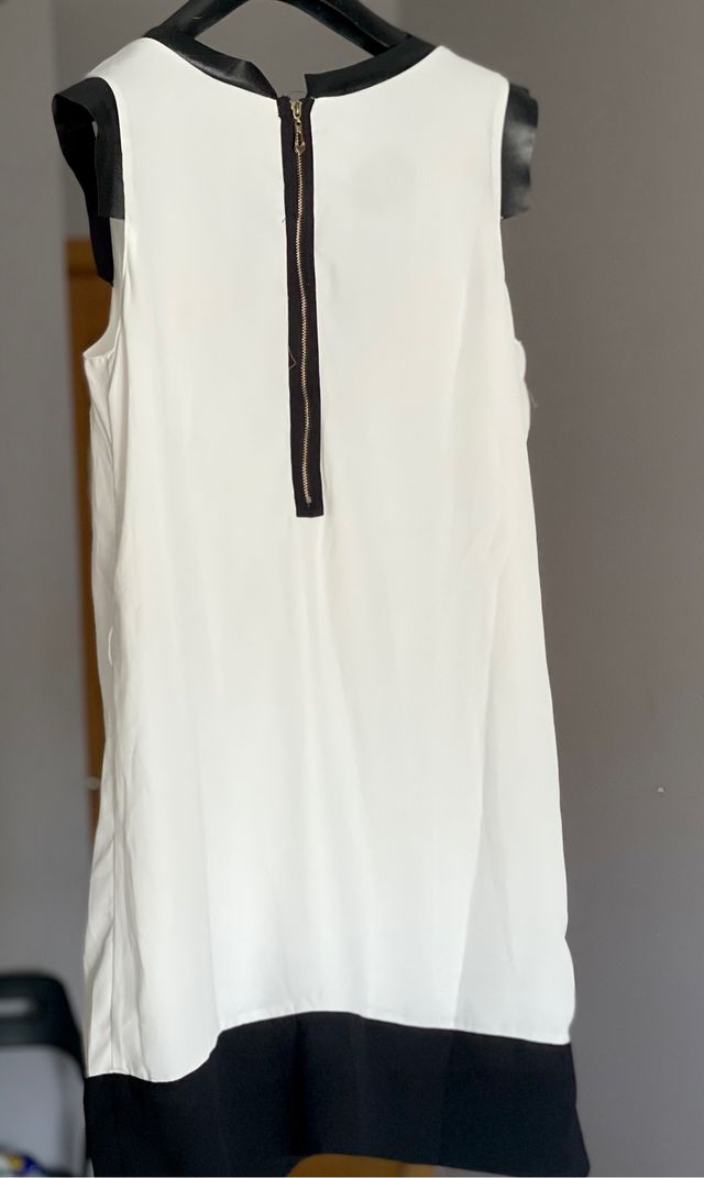 Vestido mini con detalles